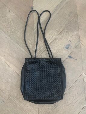 Vintage Bottega Veneta Intrecciato black leather shoulder tote bag